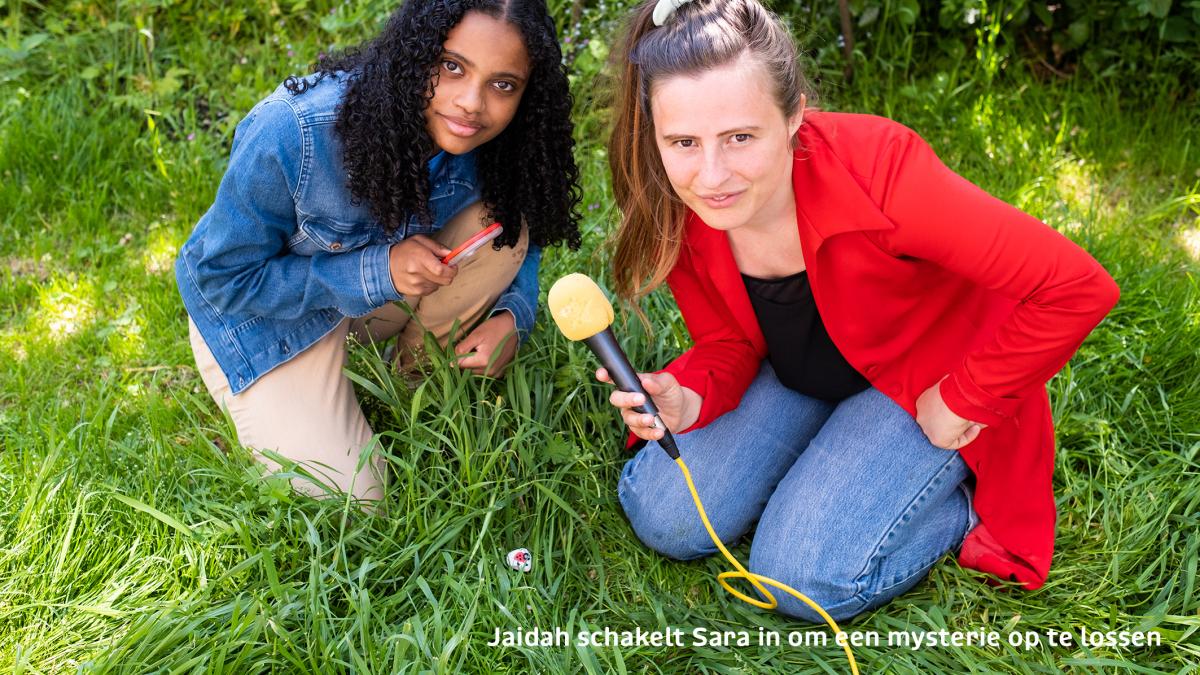 Jaidah schakelt Sara (rechts) in om een mysterie op te lossen