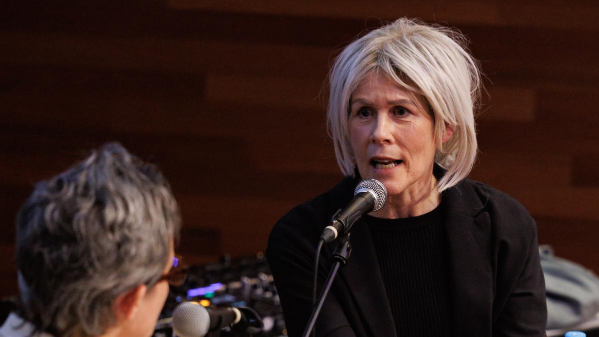 Andrea Evers in gesprek met Lara Billy Rense op het NPO Podcast 