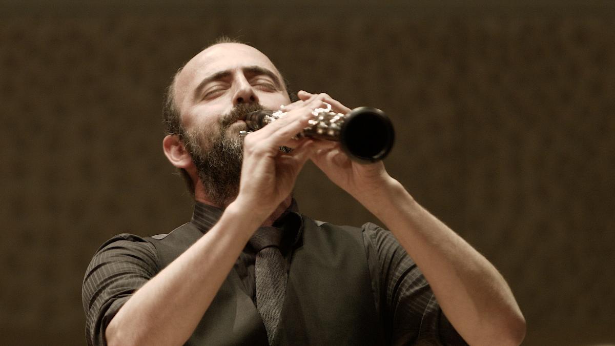 Kinan-Azmeh-in-de-Elbphilharmonie-in-Hamburg