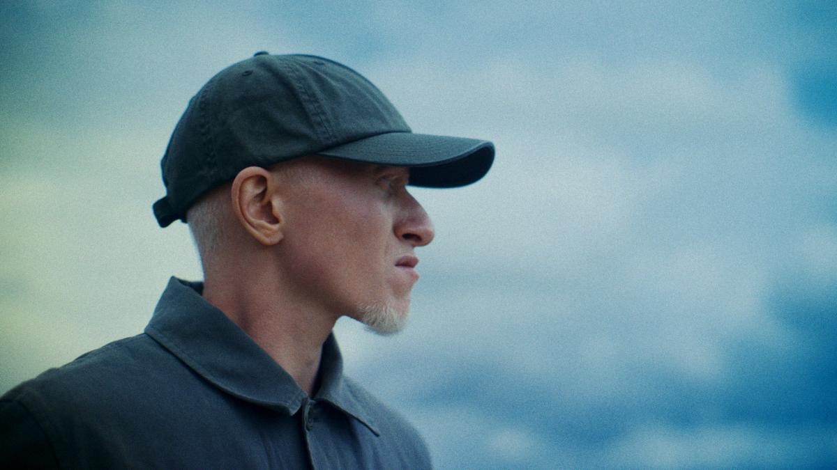 Fotograaf Khalid Amakran in de documentaire Zoals ik mij nooit gezien zag