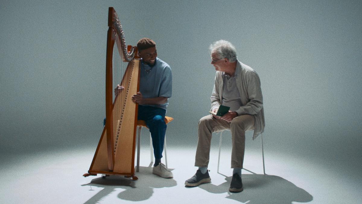 Harpist-Ranie-Ribeiro-en-componist-Tom-America-in-Bubbel-bubbel